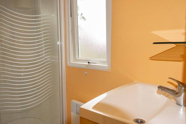 Location de vacances pour 4 personnes, avec piscine ainsi que terrasse et jardin, animaux acceptés à Le Tilleul - 3