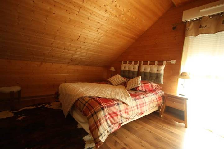 Chalet, Gérardmer, 100m du lac, 3*, tout confort, calme avec terrain in Gérardmer, Parc naturel régional des Ballons des Vosges