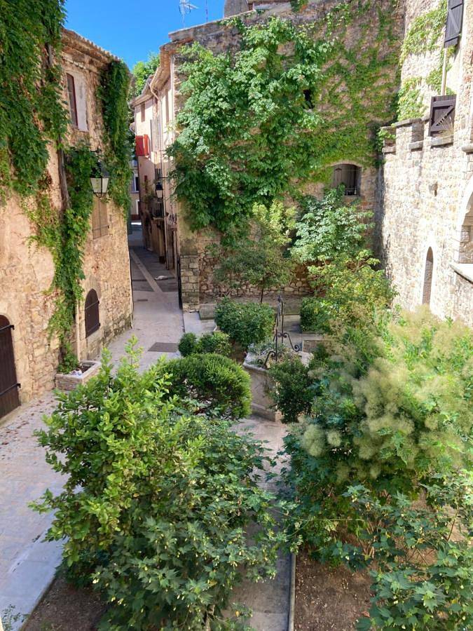 Appartement entier, One-Bedroom Apartment in Le Val, Région de Brignoles