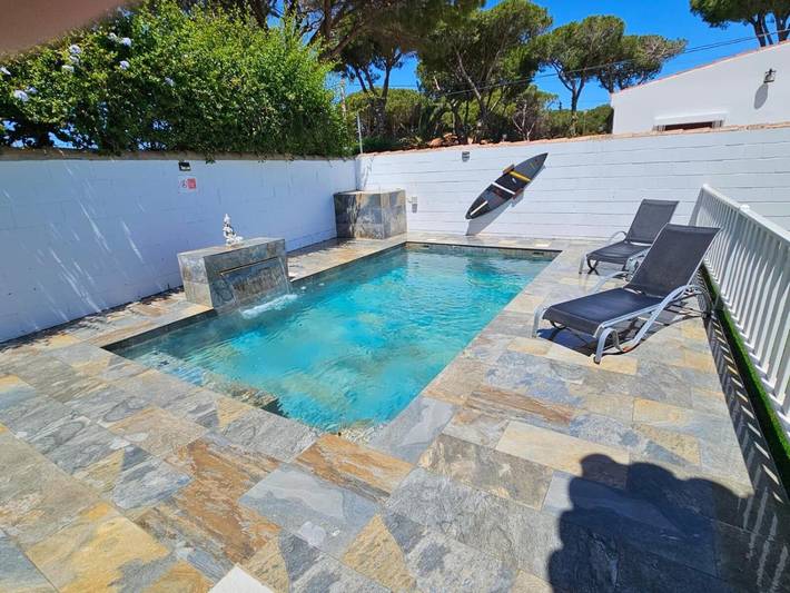 Holiday Home 'Villa Pinaleta' with Private Pool, Wi-Fi and Air Conditioning in Chiclana de la Frontera, Costa de la Luz