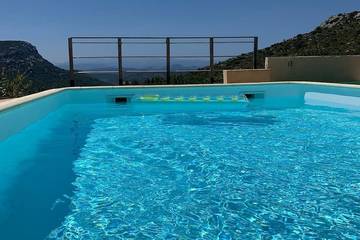 Gîte pour 8 personnes, avec terrasse à Vingrau