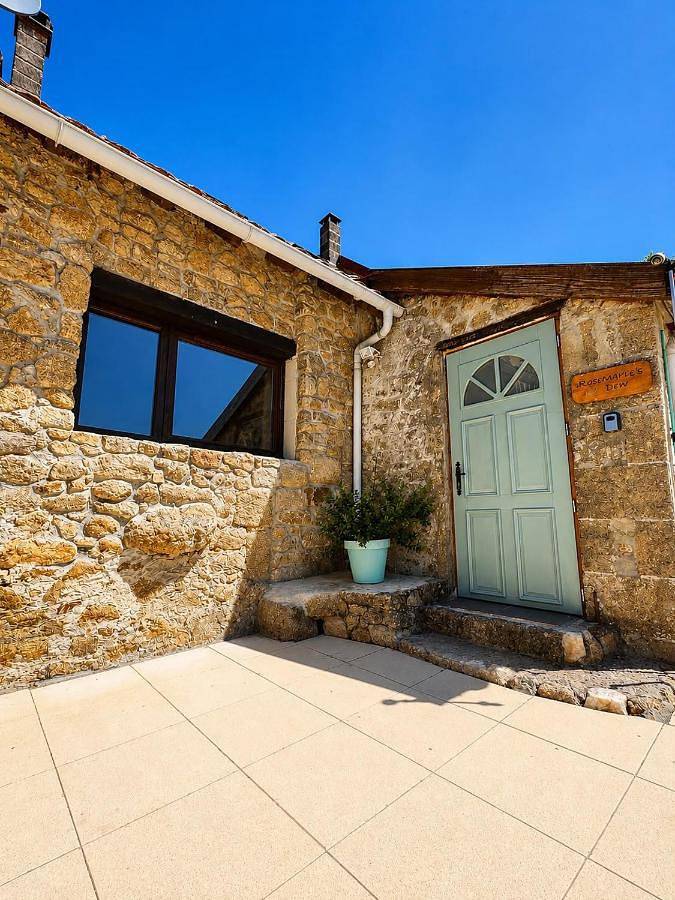 Location de vacances pour 2 personnes, avec Terrasse et Jardin ainsi que Piscine et Sauna à Saint-Saud-Lacoussière - 2