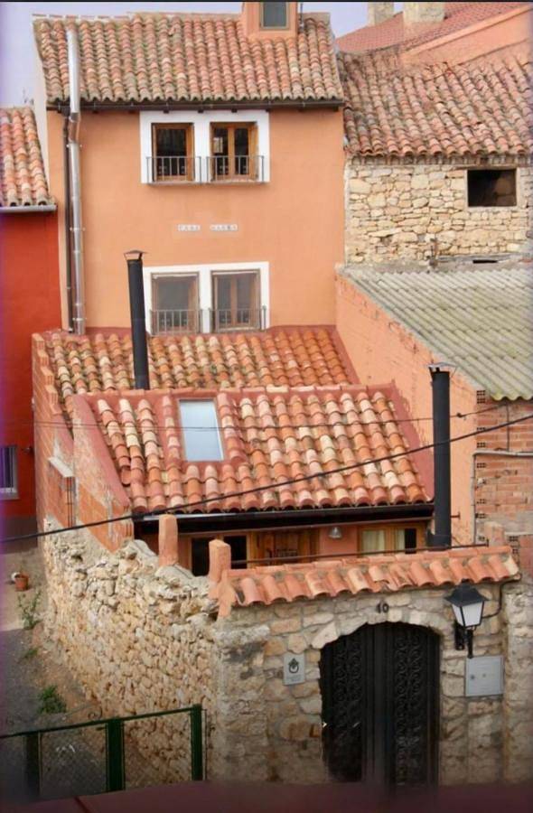 Casa rural para 4 personas, con piscina y jardín, Se admiten mascotas en Comarca de Teruel