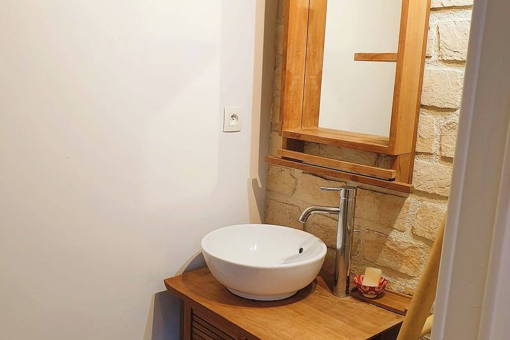 5 Minuten vom Strand entfernt, beheiztes Hallenbad, Sauna, Haustiere willkommen in Erquy, Côte d’Émeraude