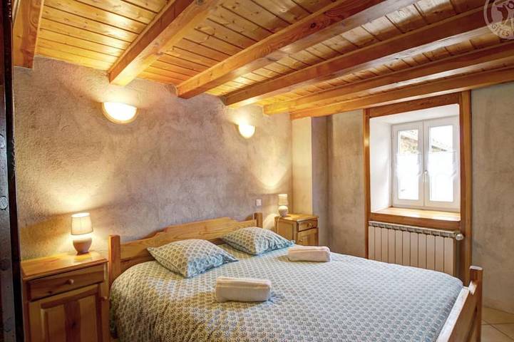 Gîte pour 8 personnes, avec terrasse, animaux acceptés à Saint-Bonnet-le-Courreau - 4