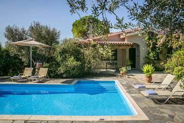 Villa für 4 Personen, mit Garten und Pool in Kefalonia