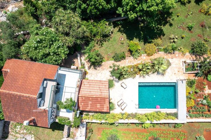 Ferienhaus für 6 Personen, mit Whirlpool und Pool sowie Garten in Split-Dalmatien - 2
