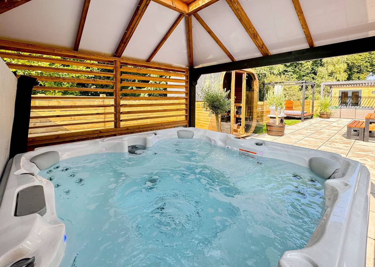 Spa Sensation (Sauna & Hot Tub) in Skidby, East Riding of Yorkshire