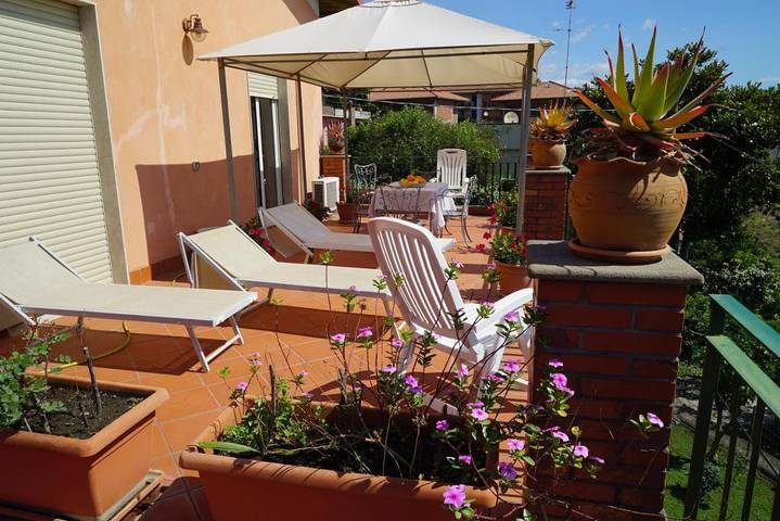 Gîte pour 4 personnes, avec Balcon ainsi que Terrasse et Vue à Aci Castello - 3