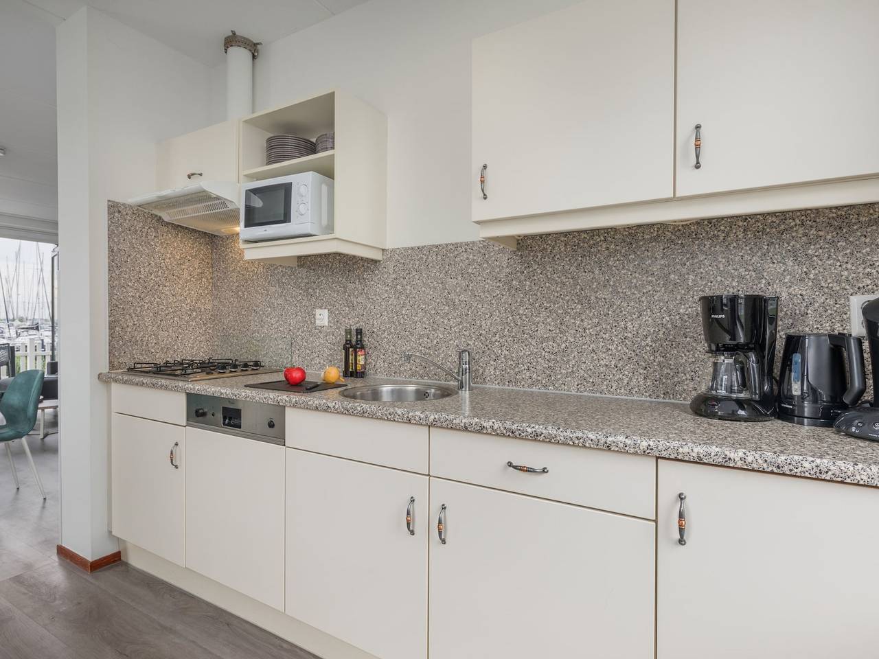 Geheel appartement, Vakantieappartement voor 5 personen met zwembad in Volendam, Markermeer