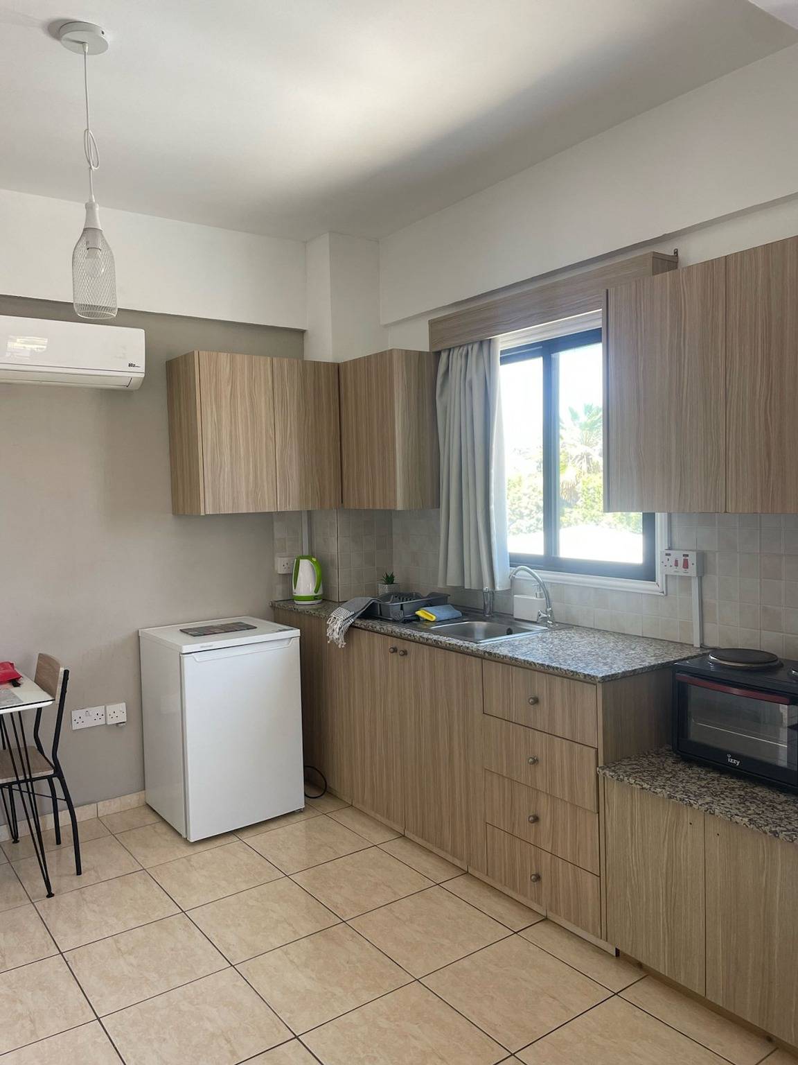 Entire apartment, Suite 001 at Valentina Apartments, Paphos: Cosy Comfort for Two in Paphos, South Cyprus