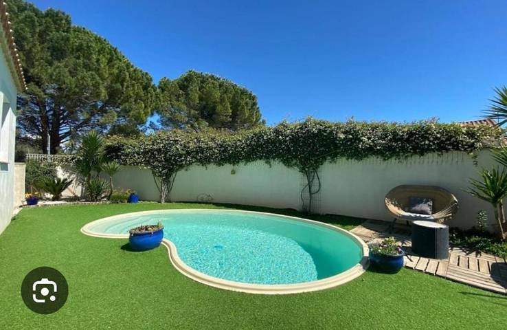 Location de vacances pour 7 personnes, avec jardin et piscine à Vestric-et-Candiac