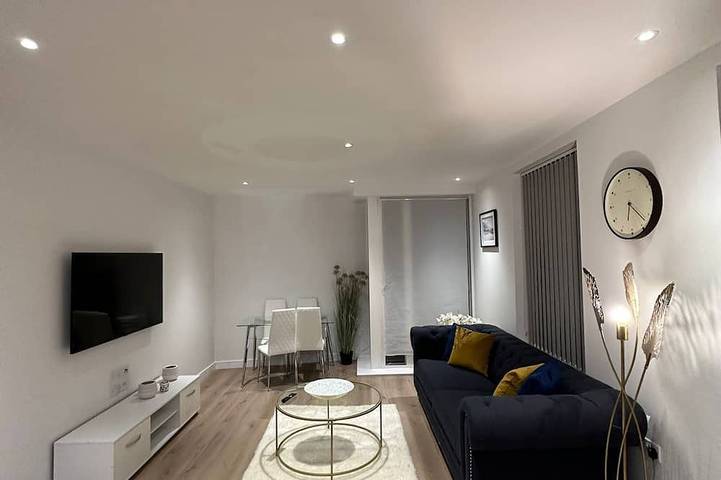 Holiday apartment for 5 people, with Terrace and Garden in Hounslow