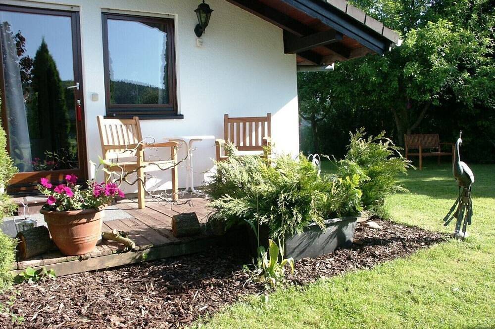 Ganze Wohnung, Idyllische Ferienwohnung mit Terrasse und Garten für einen angenehmen Aufenthalt in Edertal, Waldecker Land