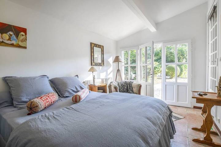 Location de vacances pour 10 personnes, avec jardin et terrasse à Saint-Marc-Jaumegarde - 3