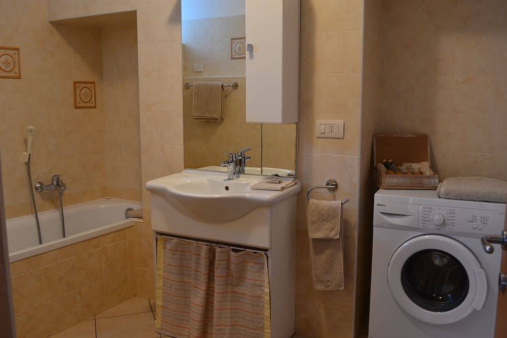 Ganze Wohnung, Wohnung Im Historischen Zentrum in Pietramurata, Dro