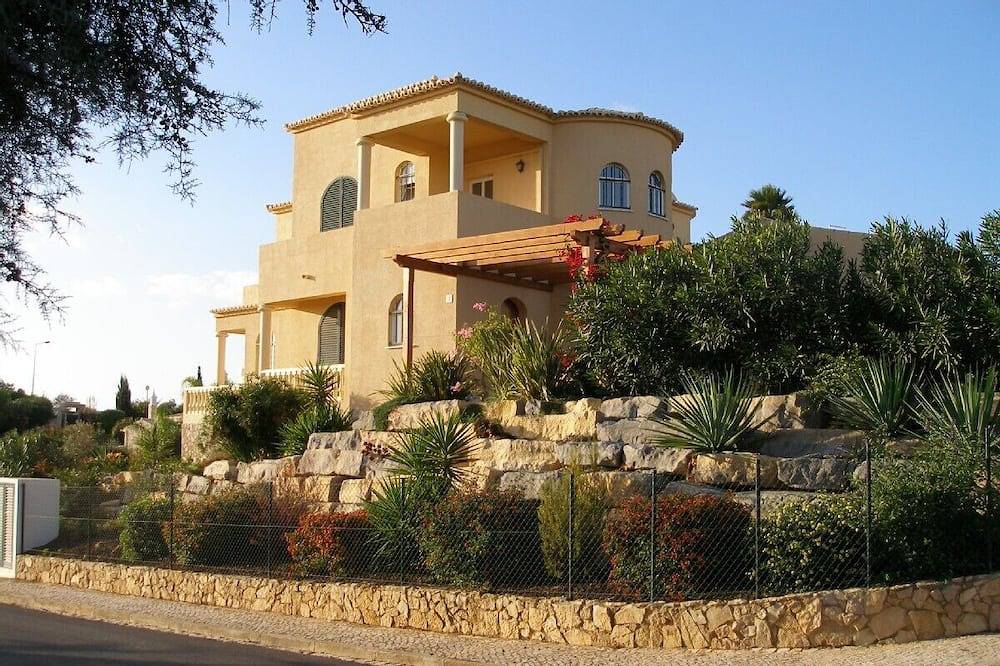 Villa for 10 People in Ferragudo, Faro District