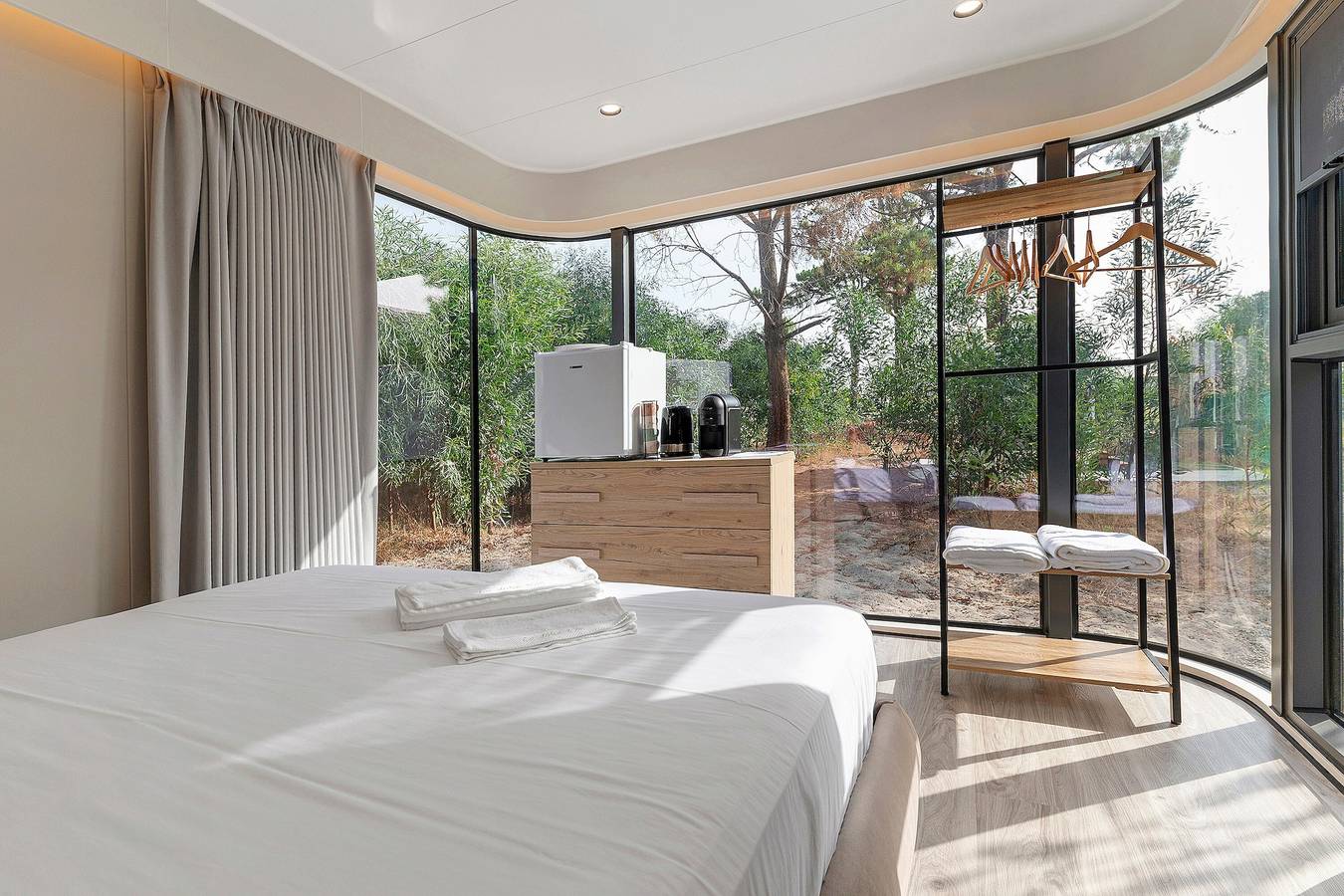 Chambre d’hôtes « Futura 2 - Maison du Futur 2» à Borgo, à 50 m de la plage in Borgo, Région de Bastia