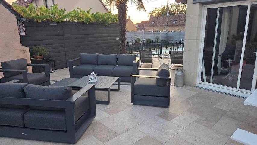 Location de vacances pour 7 personnes, avec piscine à Teloché