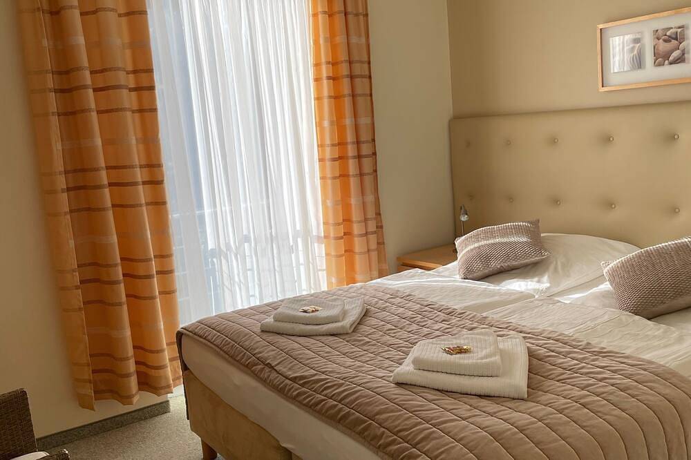 Ganze Wohnung, Apartment 2 mit Dachterrasse und Seezugang im Grünen in Zeuthen, Dahme-Seengebiet