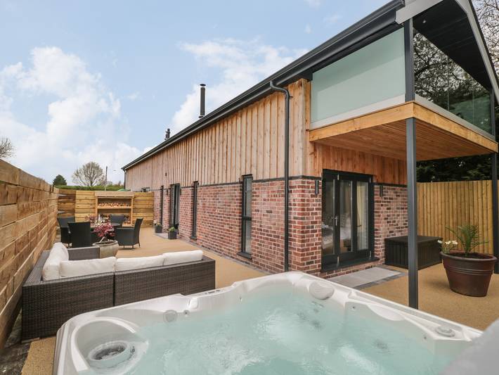 Log cabin for 4 people, with Balcony and Garden in Herefordshire