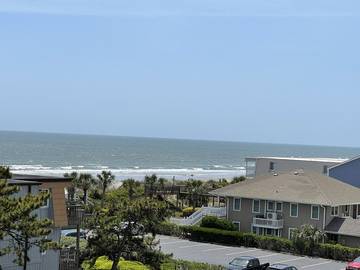 Vacation Home for 20 Guests in Ocean Isle Beach, North Carolina, Picture 3