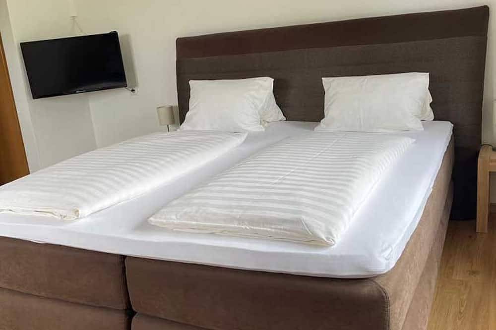 Double room 9 - Pension Marx zu Mayerhof in Innerschwand am Mondsee, Mondsee & Irrsee