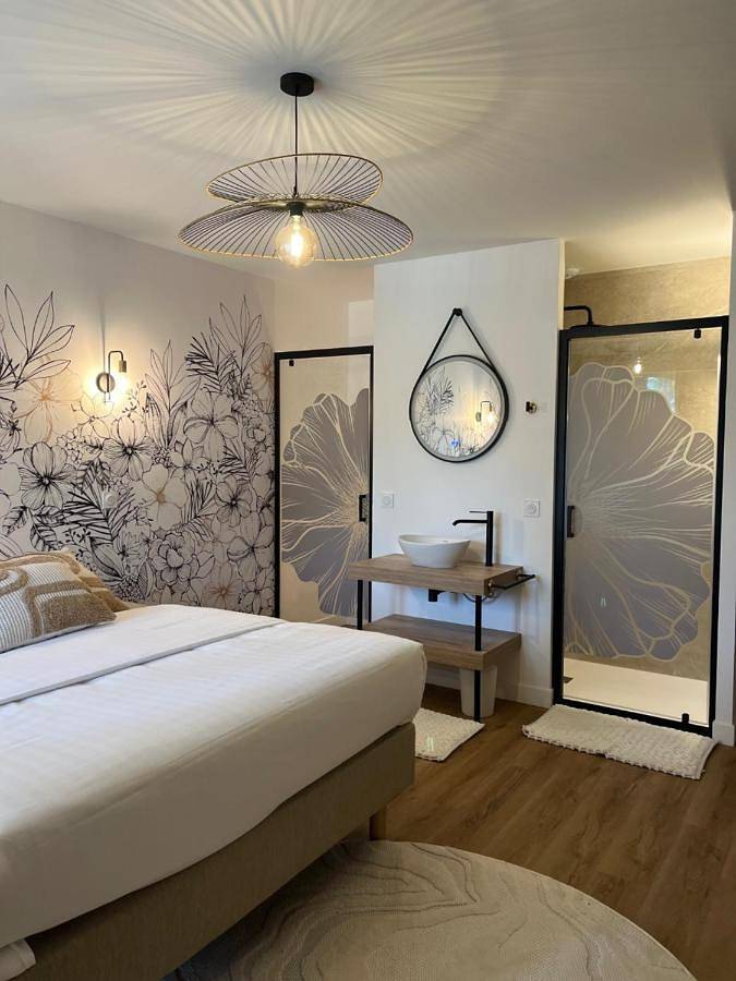 Maison d’hôte pour 2 personnes, avec vue ainsi que jardin et piscine à Arthémonay