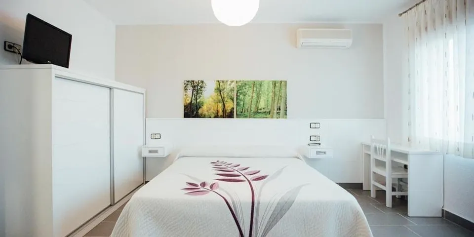 Casa de huéspuedes para 4 personas, con piscina y terraza además de piscina para niños y vistas - 1