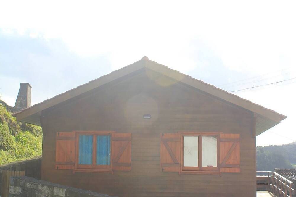 Casa dos Manos -Wooden House -Excellent View -Full Relaxation -Welcome in São Miguel Island, Furnas