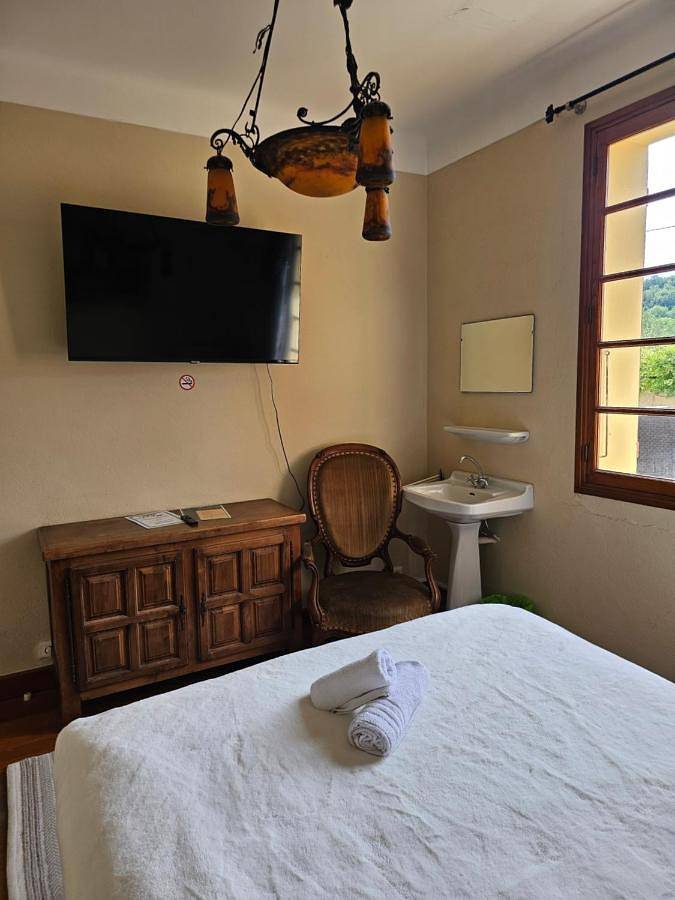 Gîte pour 2 personnes, avec jardin à Yenne - 4