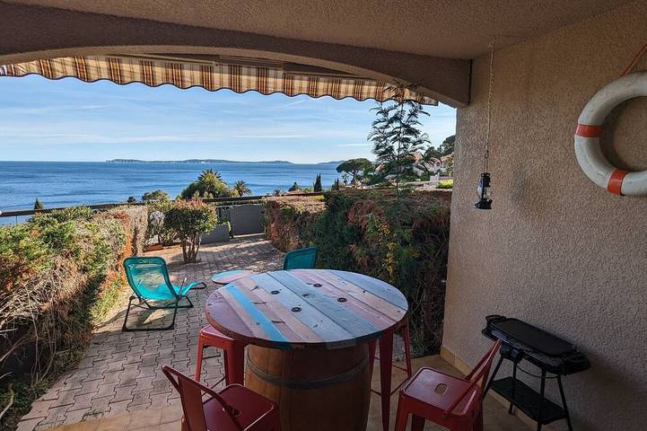 Appartement de vacances pour 4 personnes, avec jardin ainsi que terrasse et piscine