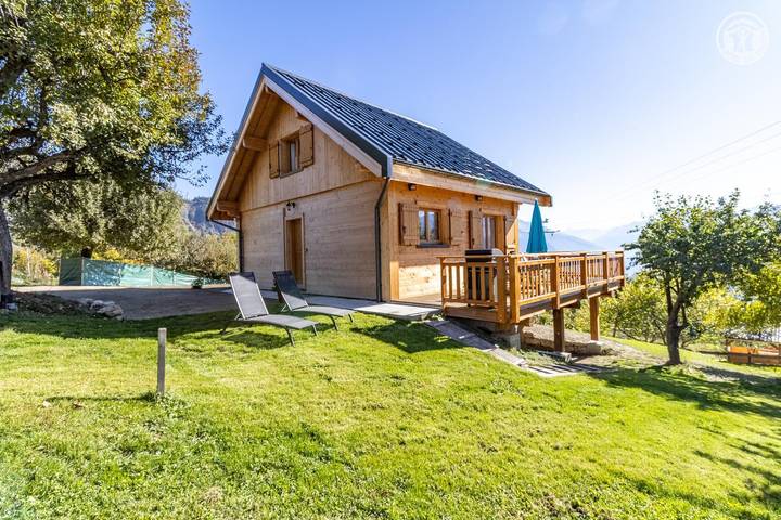Gîte pour 6 personnes, avec Terrasse et Jardin à Jarrier