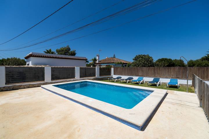 Ruhiges Haus "Casa Carlos" mit Pool, Terrasse, Garten & WLAN in Conil de la Frontera, Costa de la Luz