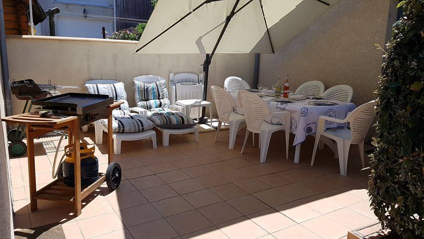 Appartement de vacances entier, 770 Aviation - Villa de vacances à 300m de la plage in Biscarrosse Plage, Biscarrosse