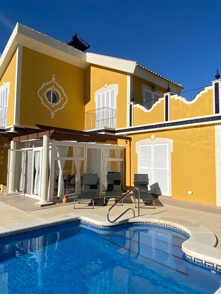 Casa de vacaciones 'Sophie Mit Großem Pool' con vistas a la montaña, Wi-Fi y aire acondicionado in Mazarron Country Club, Mazarrón