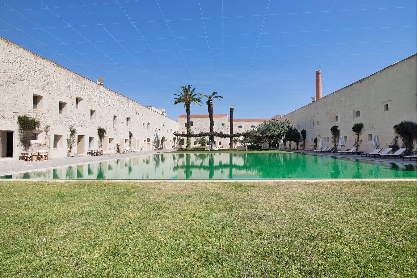 Apartamento entero, Apartamento 'Architect Luxury Ancient Triplex' con piscina compartida, Wi-Fi y aire acondicionado in Tavira, Ria Formosa