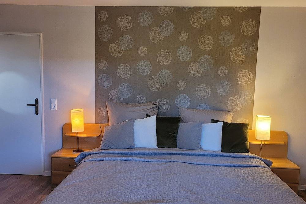Ganze Wohnung, Ferienwohnung am Waldrand mit fantastischer Fernsicht in Hermeskeil, Landkreis Trier-Saarburg