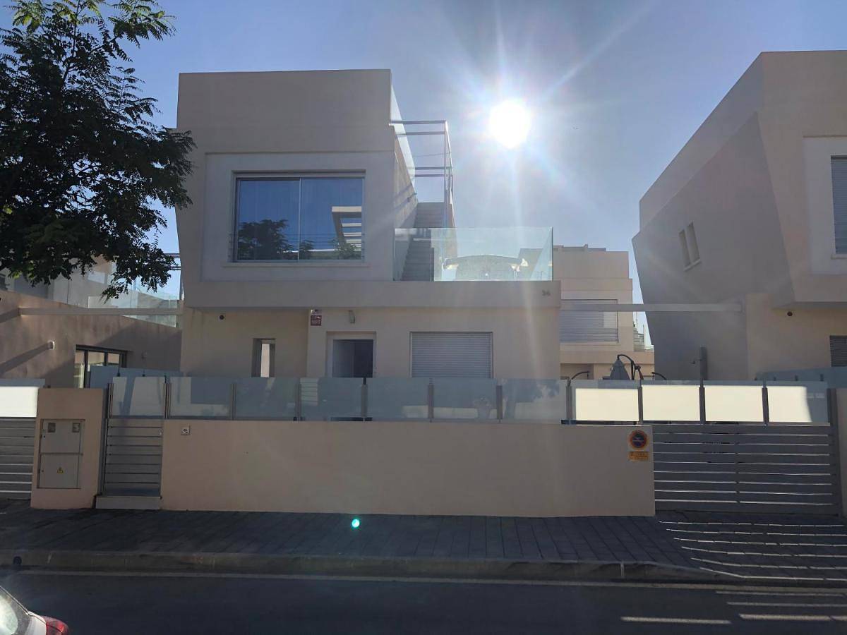 Modern villa with pool jacuzzi and sea view in Pueblo Latino, Pilar de la Horadada