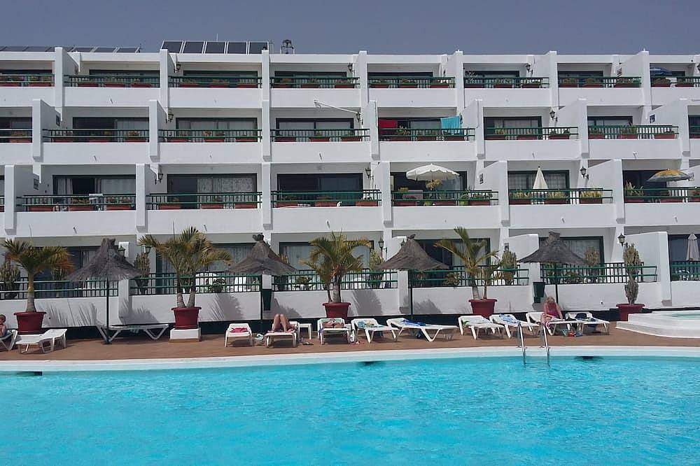 Apartamento entero, 1 Bed Apt, Puerto Del Carmen, swimming pool, Wifi, sea views. in Puerto del Carmen, Tías