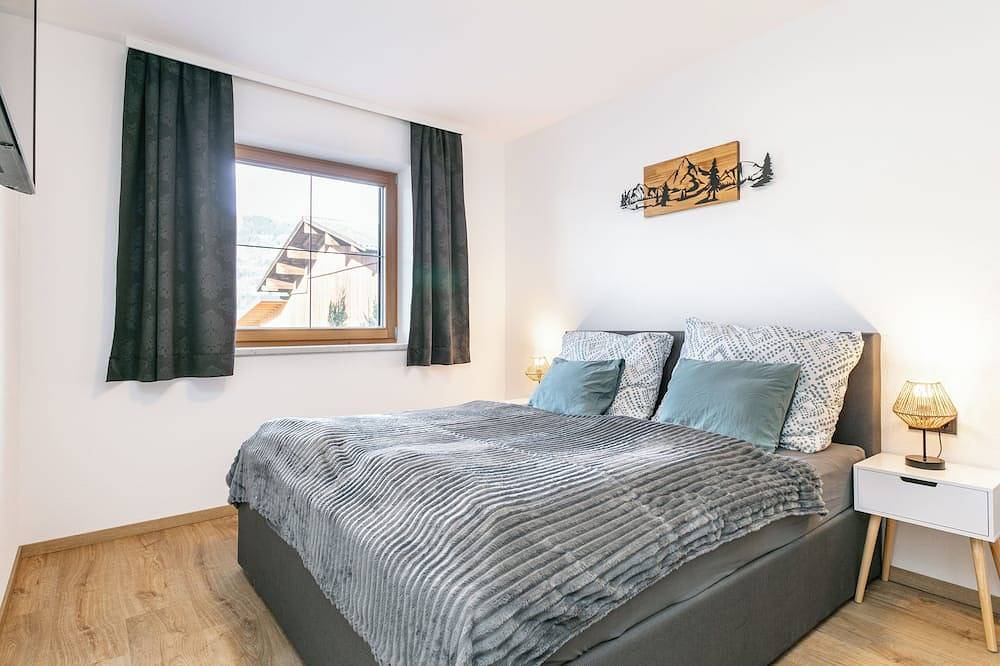 Ganze Wohnung, Moderne Ferienwohnung mit herrlichem Ausblick in Hart im Zillertal, Bezirk Schwaz