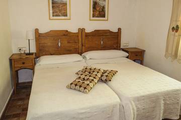 Casa Rural para 8 Personas en Yeste, Los Calares del Mundo y de la Sima, Foto 1