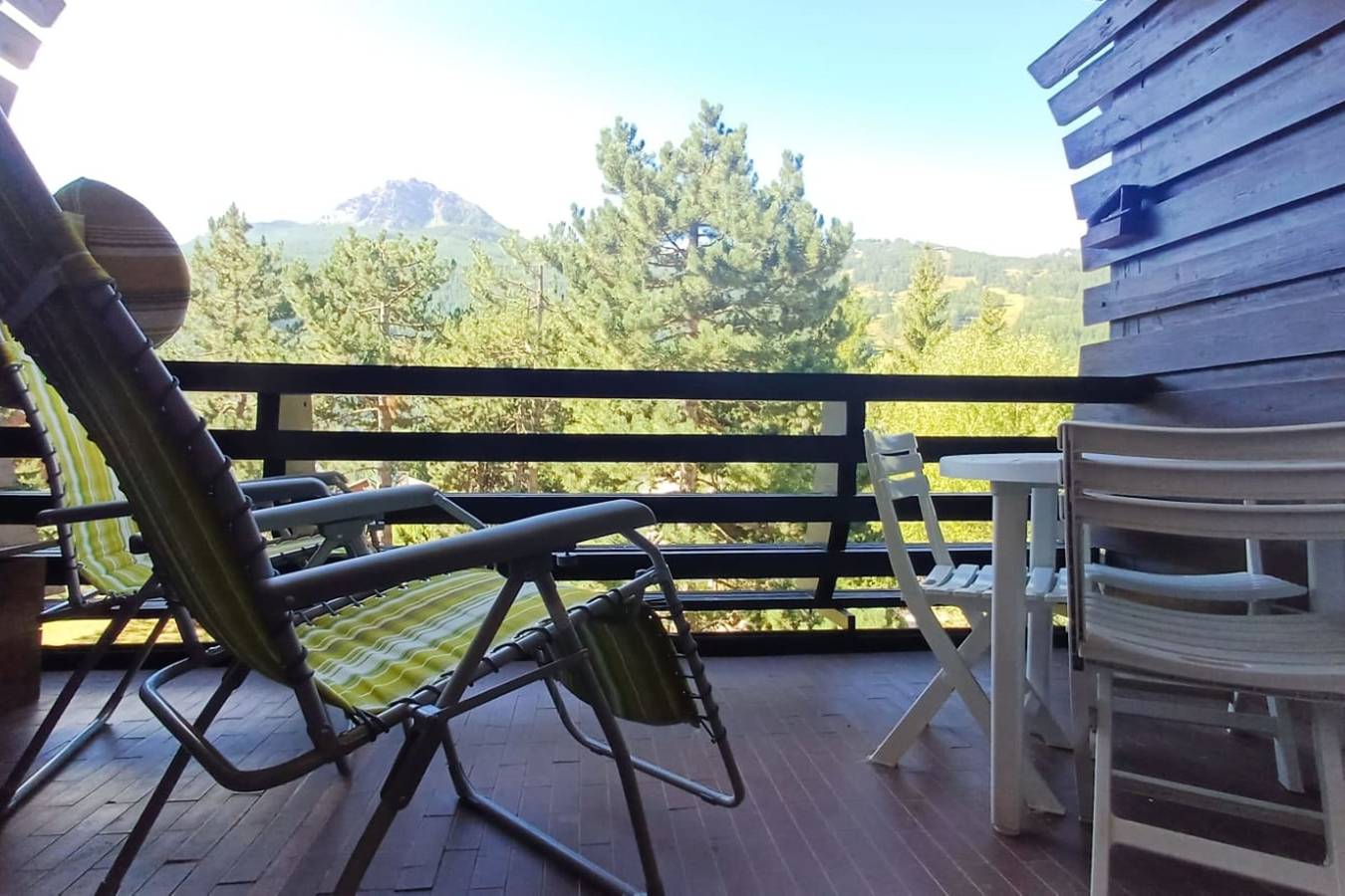 Studio entier, Studio lumineux avec balcon et vue montagne in Saint-Chaffrey, Serre Chevalier