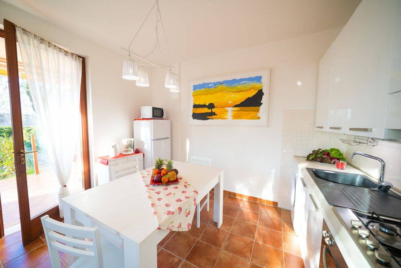 Ganze Wohnung, Ferienwohnung für 2 Personen mit Pool in Brenzone, Gardasee-Berge