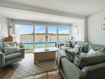 Vacation Rental for 6 Guests in Appledore, Devon, Picture 2