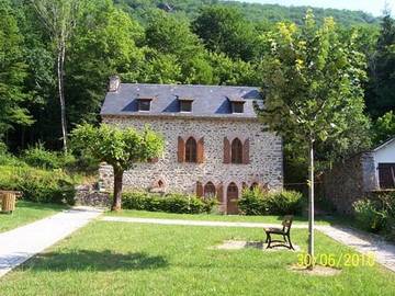 Gîte pour 4 personnes, avec terrasse à Laval-sur-Luzège