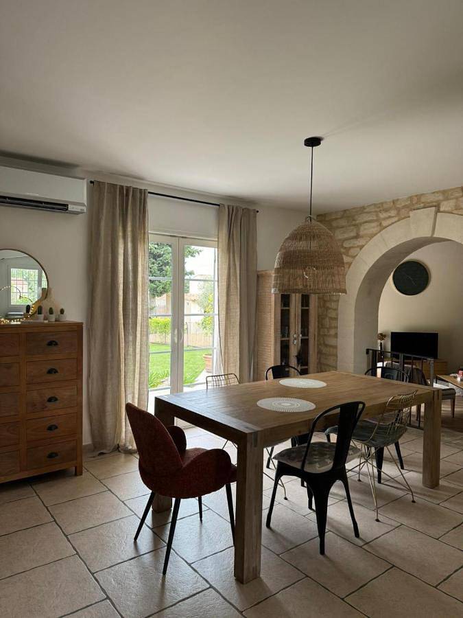 Location de vacances pour 8 personnes, avec piscine et jardin à Sainte-Cécile-les-Vignes - 3