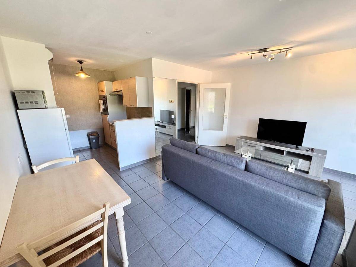 Appartement entier, One-Bedroom Apartment in Saint-Julien-en-Genevois, Région de Saint-Julien-en-Genevois
