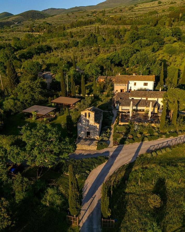 B&b per 2 persone, con Terrazza e Giardino nonché Piscina a Trevi