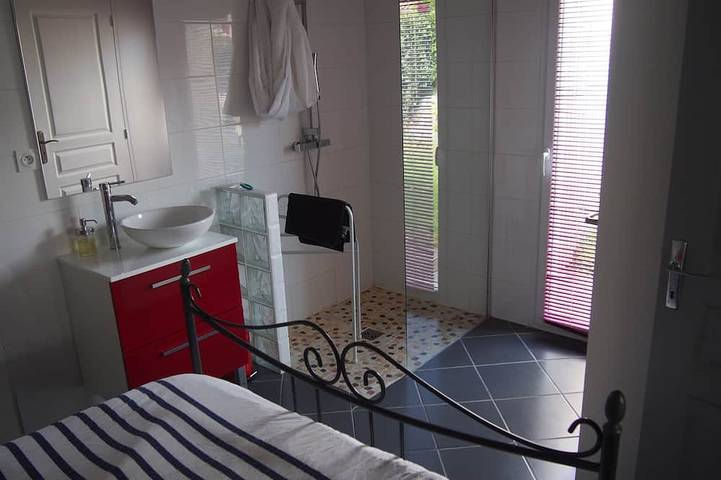 Location de vacances pour 4 personnes, avec jardin et terrasse à Breuil-Magné - 3